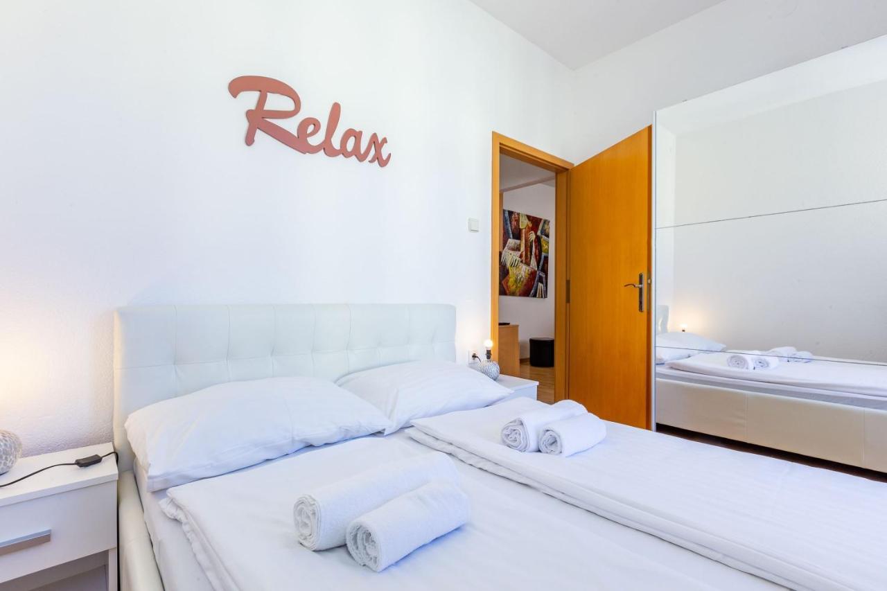 Vale Apartment With Balcony ザダル エクステリア 写真